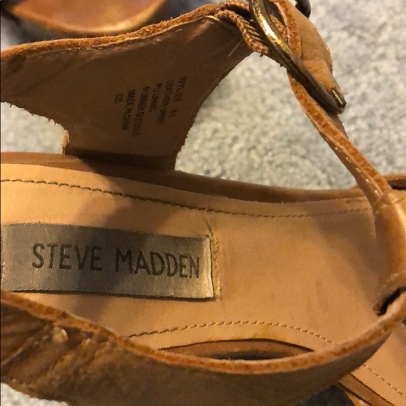 Steve Madden t-strap platforms - Picture 5 of 5